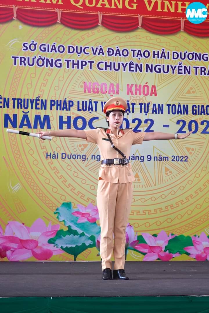 Nhấn để phóng to
